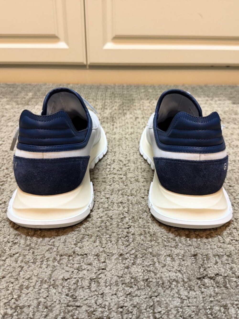 Givenchy Men's Spectre runner sneakers in synthetic leather and suede - Size 44 - Picture 14 of 16